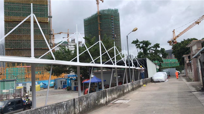 遮雨棚、遮陽棚